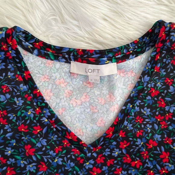 LOFT M L Velvet Ultra Soft Oversized Floral Dolman Sleeve V-Neck Tee in Black - Picture 4 of 12